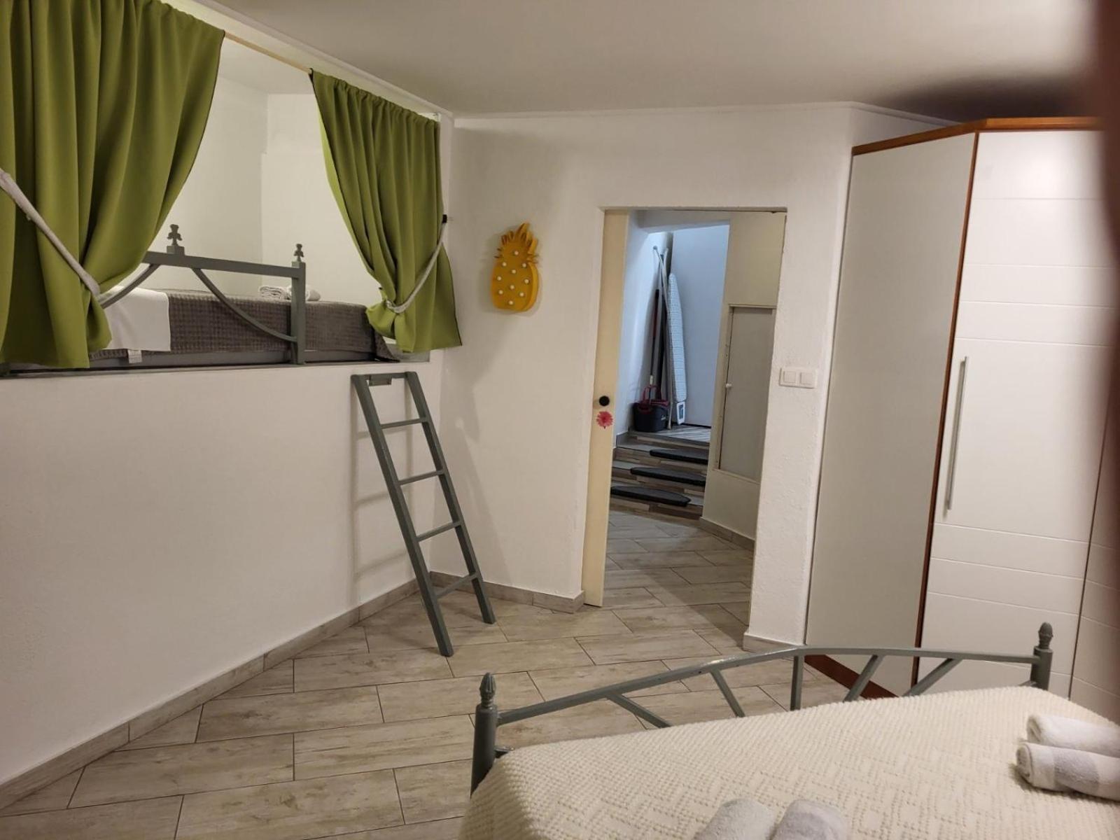 Holiday House With A Parking Space Novi Vinodolski - 17533 Rom bilde